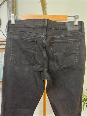 Levi's 711 skinny Black Jeans EUC 30